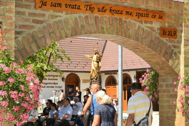 OBNOVLJENI, U NOVOME RUHU: Šumanovci 650 godina svetišta slave 17. lipnja