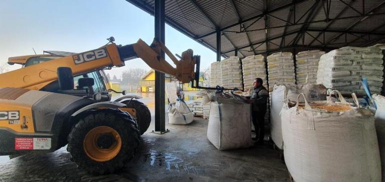 Iz Cvelferije put potresom stradalog područja odlazi nova donacija stočne hrane