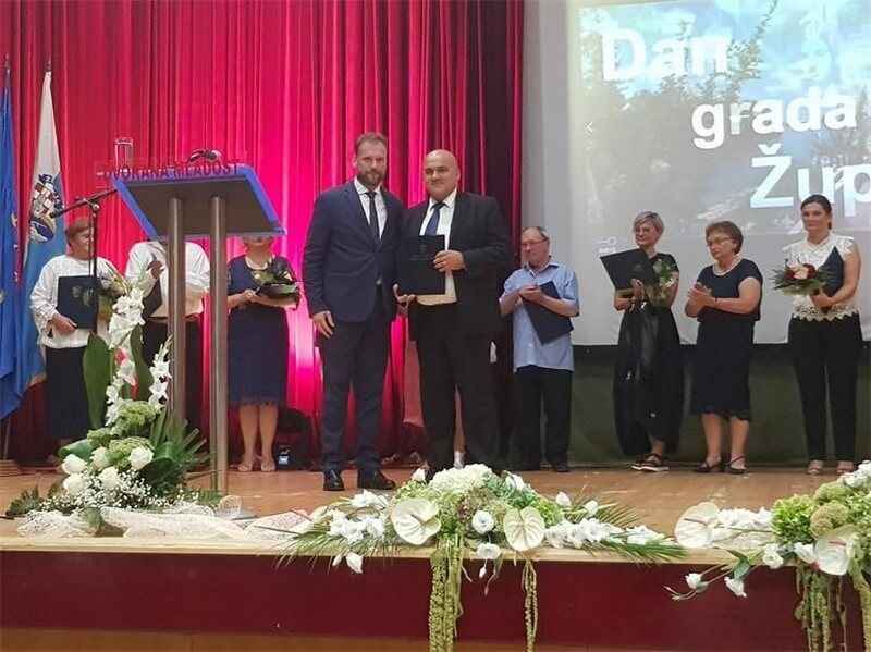 Ministar Banožić uručio županjskom gradonačelniku ugovore vrijedne 11,7 milijuna kuna