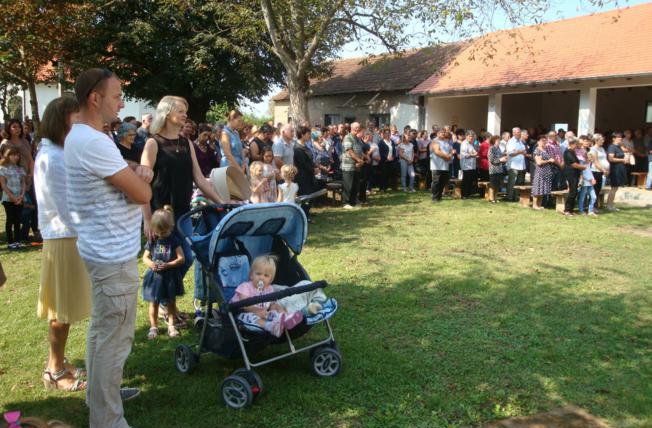 DUHOVNA OKRJEPA Hodočastili Maloj Gospi u svetištu Šumanovci